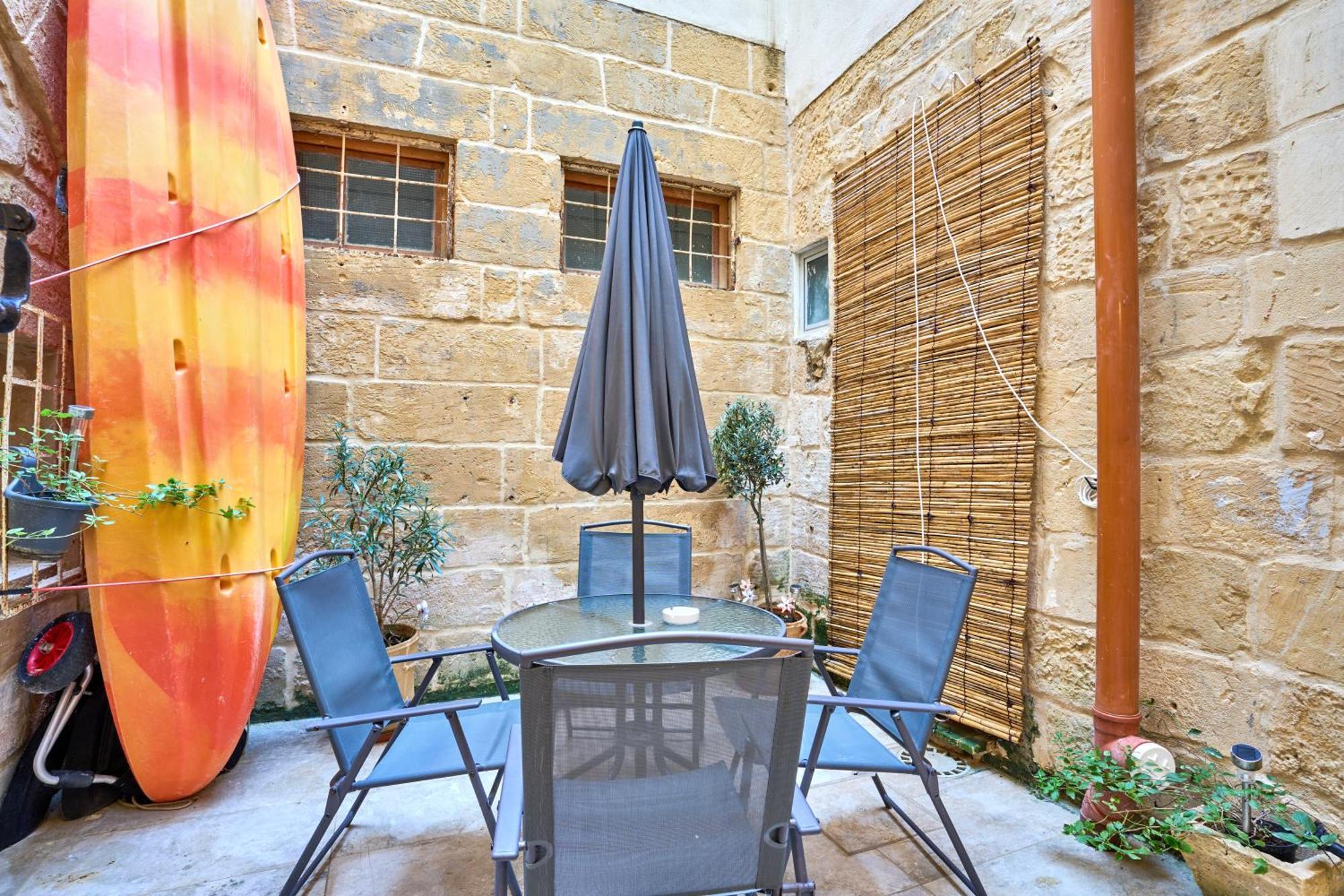 12 -16 , Pacifiku Scicluna Birgu Exteriör bild