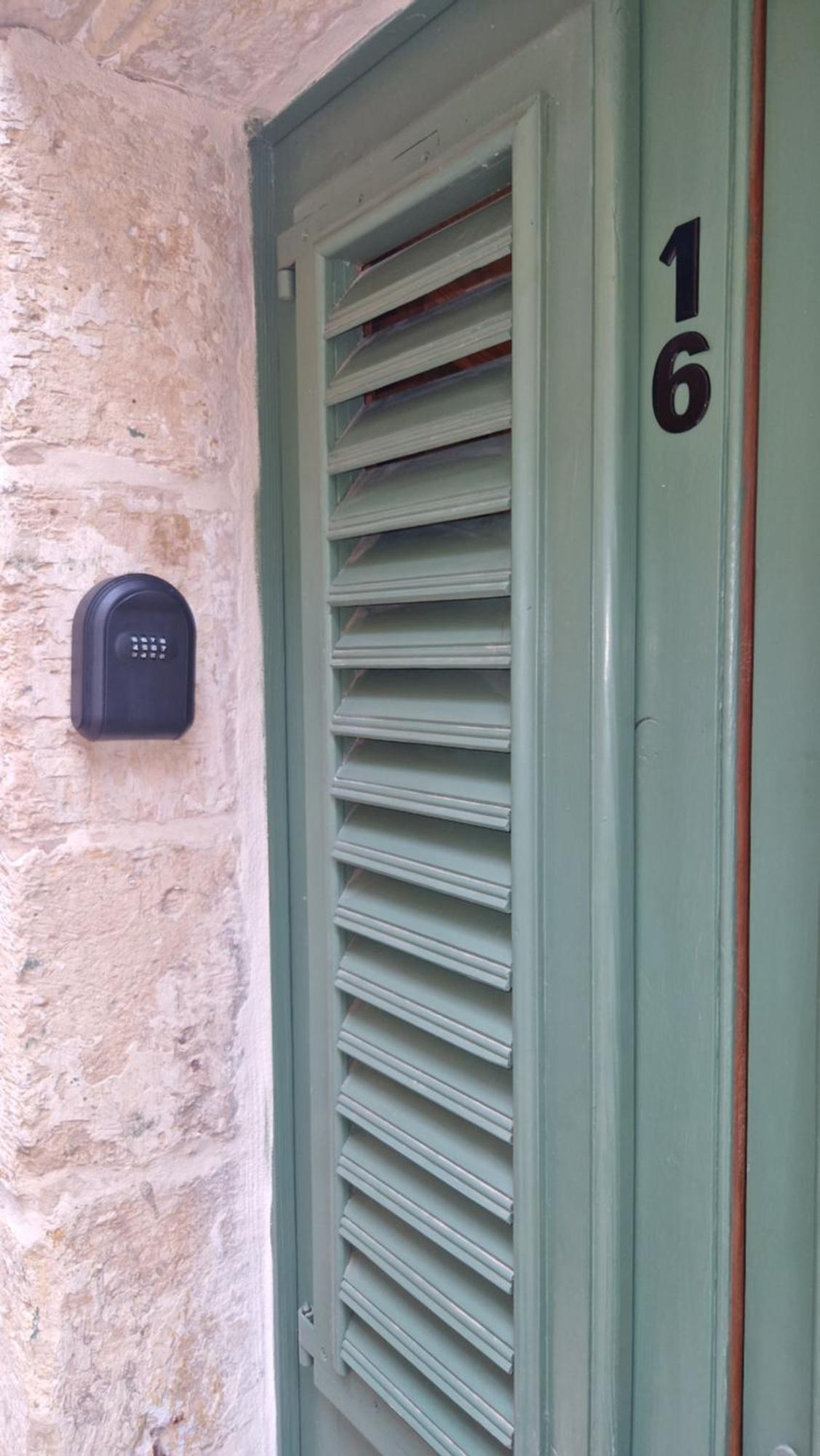 12 -16 , Pacifiku Scicluna Birgu Exteriör bild