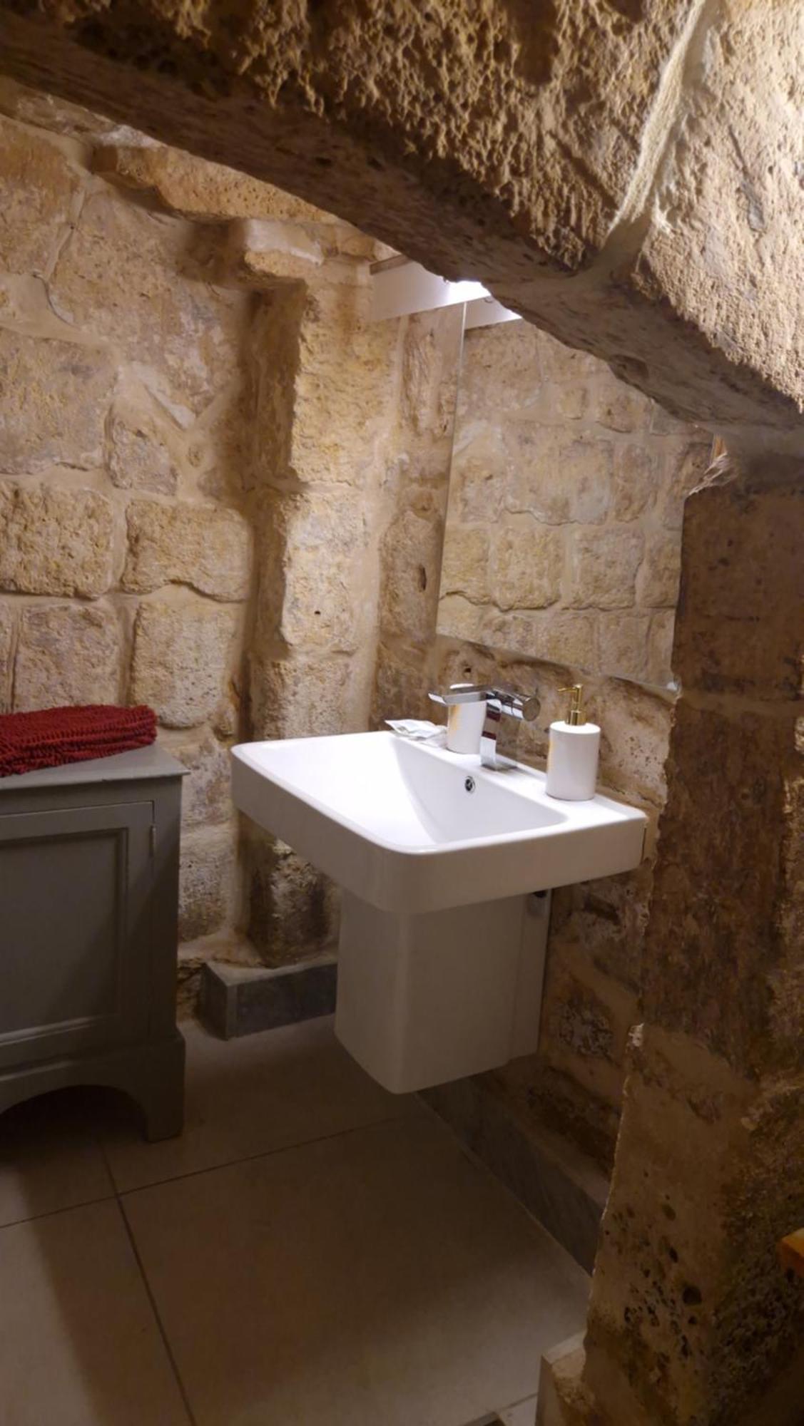 12 -16 , Pacifiku Scicluna Birgu Exteriör bild
